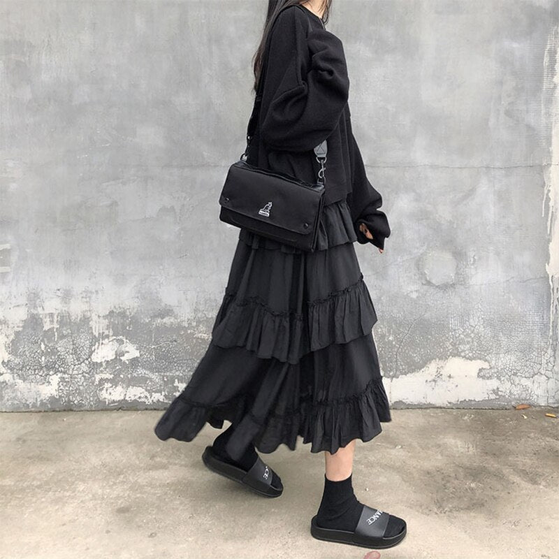 Long black ruffle skirt outfit online