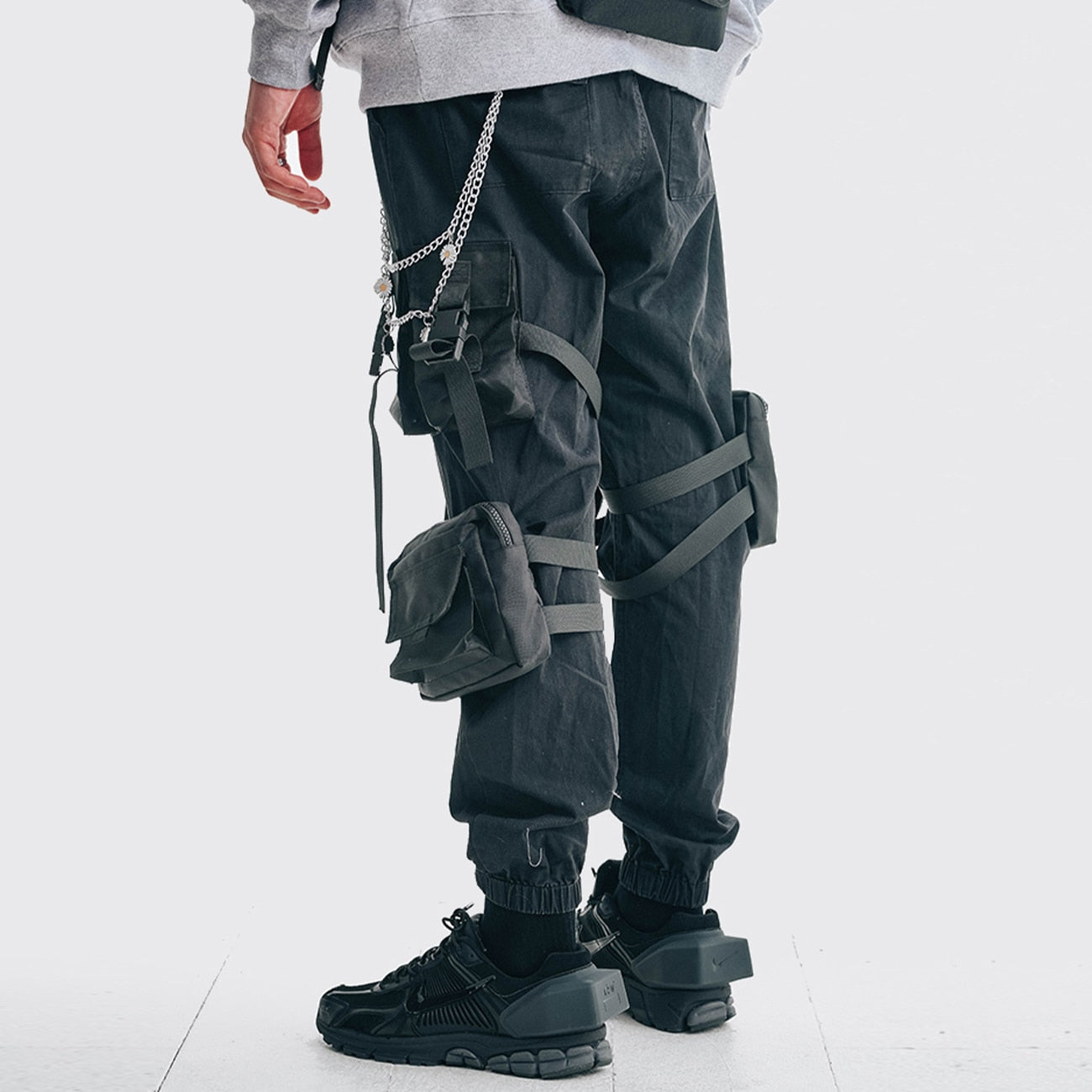 Tapered cargo pants sales techwear