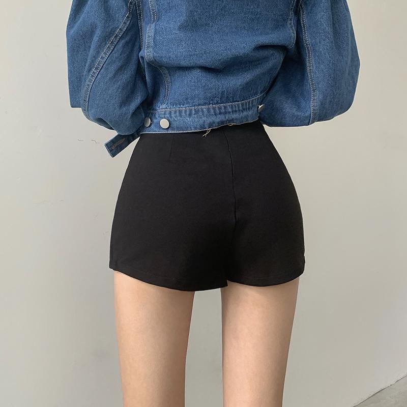 black streetwear mini skirt